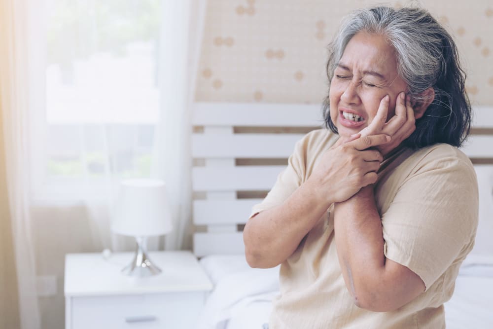 Having aching tooth after dental implant treatment